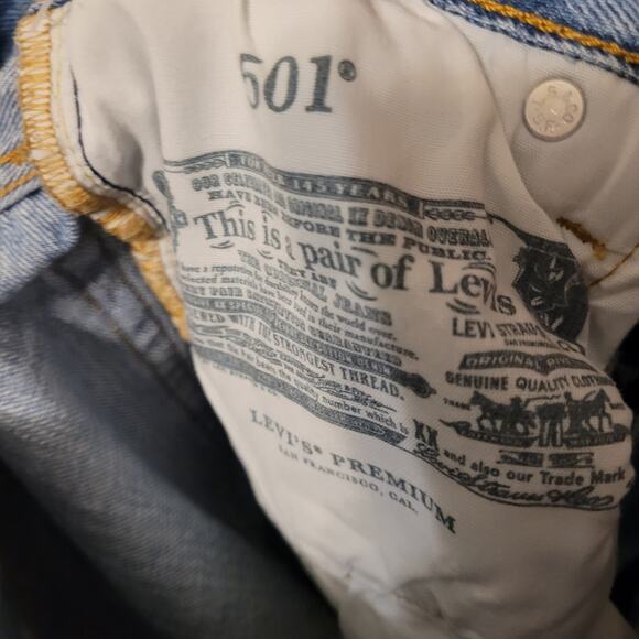 Levis Premium 501 Womens Big E Button Fly Jeans Size 25 Blue Distressed - Picture 10 of 12